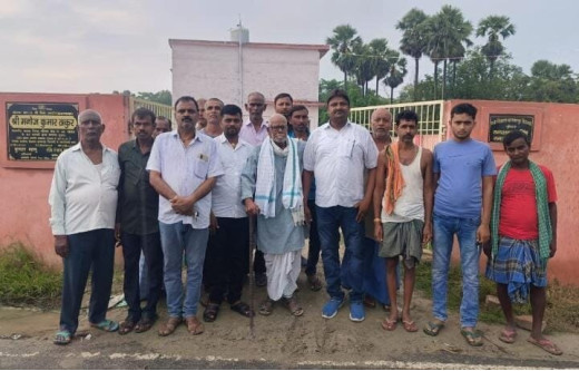 प्राथमिक विद्यालय के नवनिर्मित चहारदीवारी का हुआ उद्घाटन 